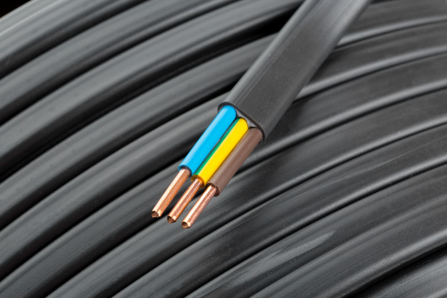 PV-Kabel richtig auswählen: Querschnitt, Länge, Verluste und Sicherheit in der Praxis